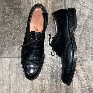Allen Edmonds Ostendo cushioned heel black leather oxfords